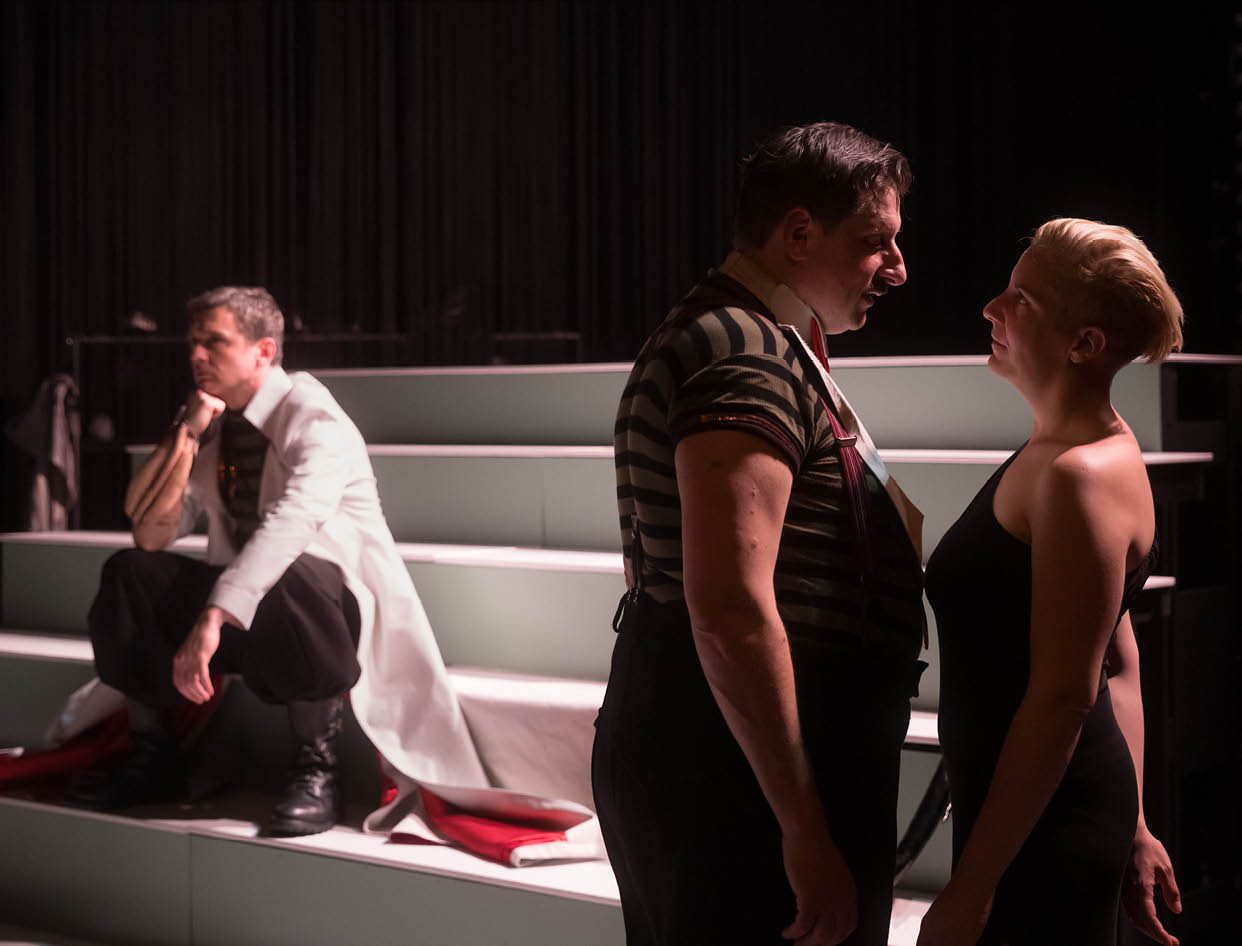 LE PARFAIT MANUEL (à l&rsquo;usage des futurs dictateurs) __ Troupuscule Théâtre